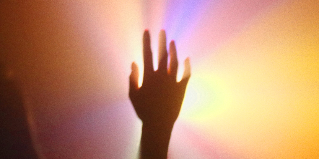 Medium Reading Hand energy